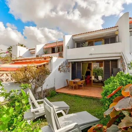 Lovely House In First Line شقة *
