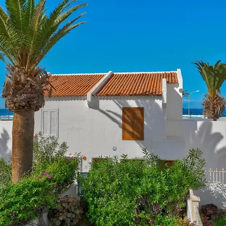 Lovely House In First Line شقة